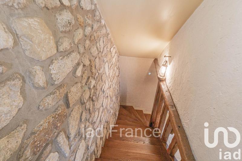 Maison - 330 m² - 12 pièces