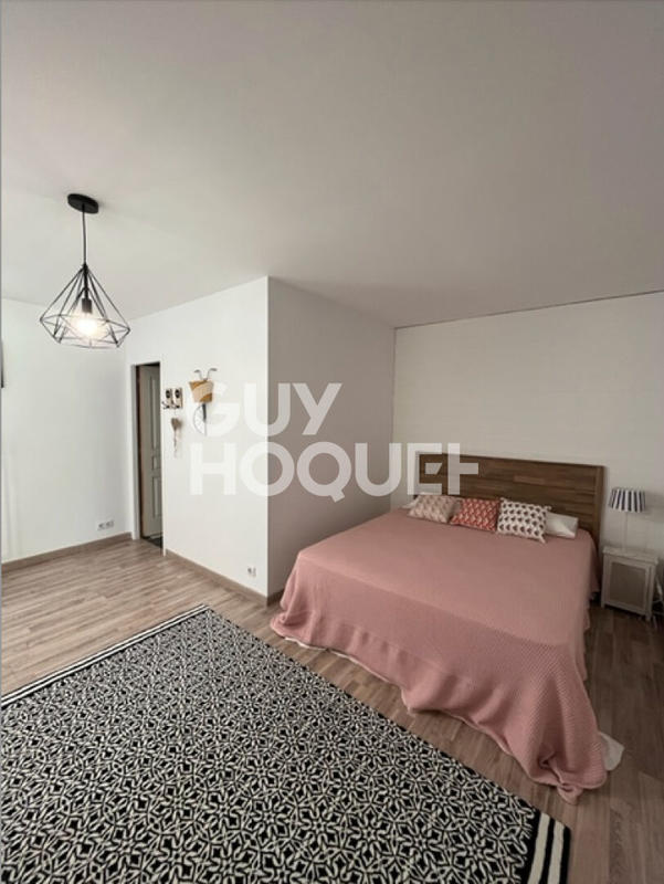 Maison - 242 m² - 6 pièces