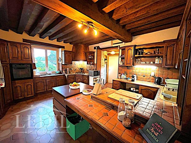 Propriété - 250 m² - 8 pièces