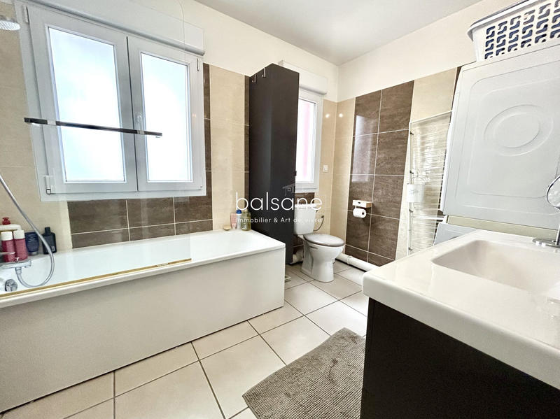 Maison - 87 m² - 4 pièces