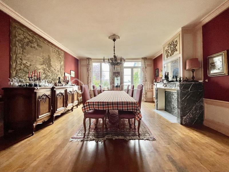 Maison de maîtres - 600 m² - 10 pièces