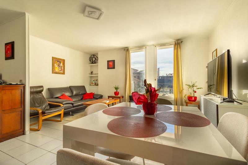 Appartement - 99 m² - 4 pièces