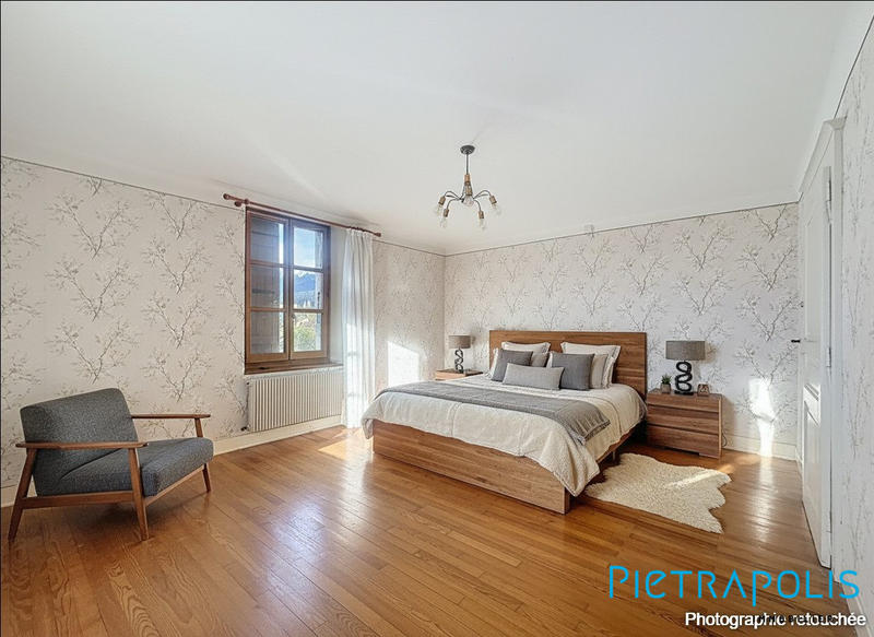 Maison ancienne - 270 m² - 8 pièces