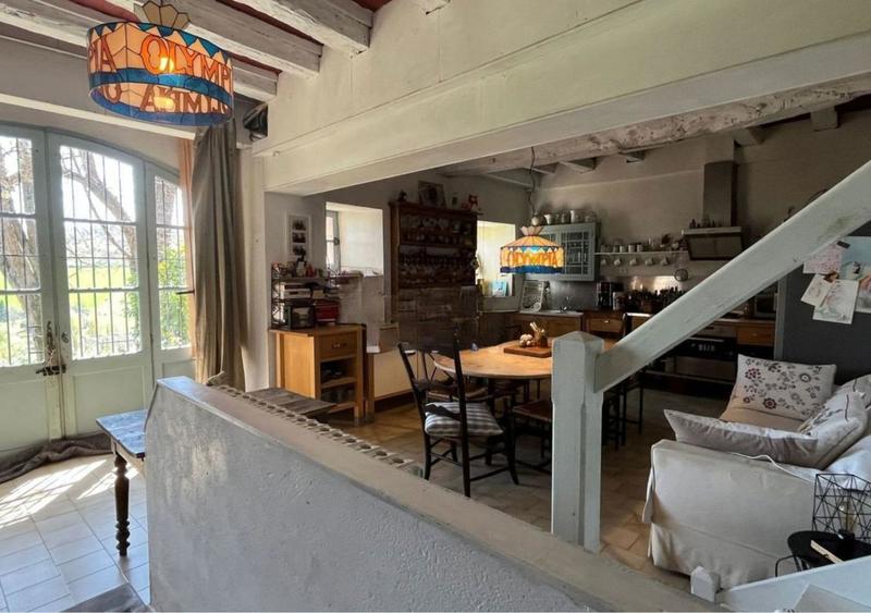 Maison - 200 m² - 8 pièces