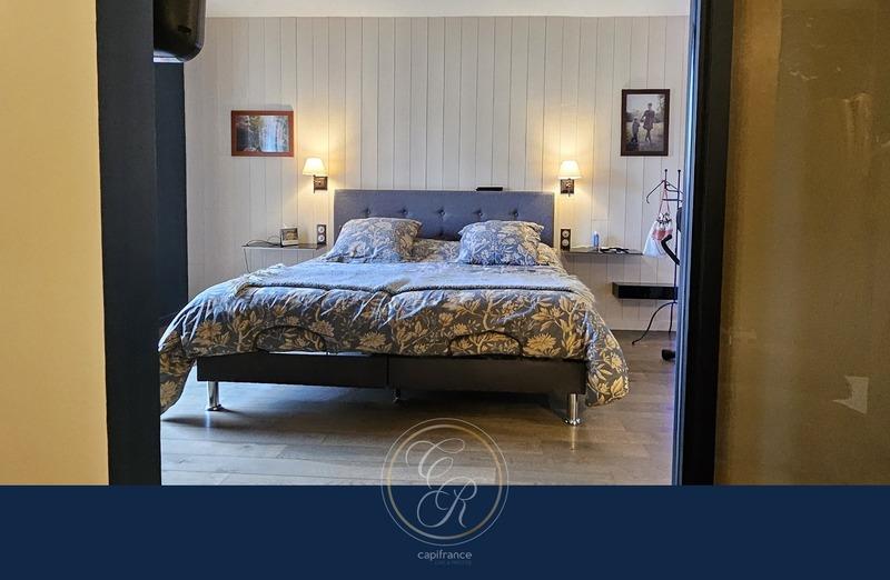 Maison - 277 m² - 8 pièces