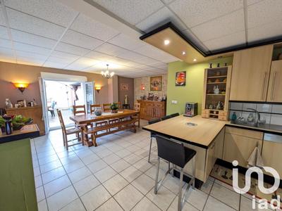 Maison - 238 m² - 10 pièces