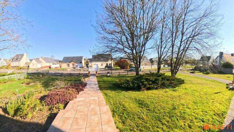 Maison - 240 m² - 11 pièces