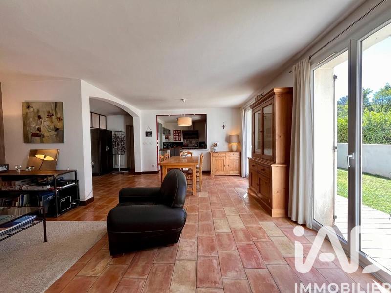 Maison - 169 m² - 9 pièces