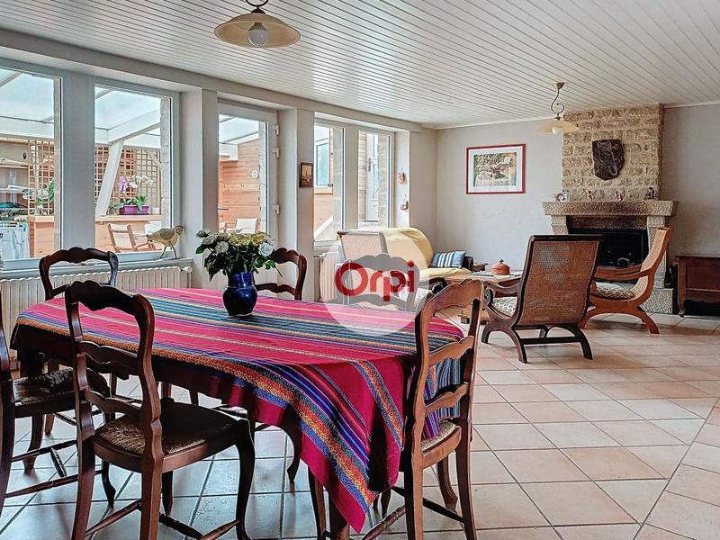 Maison - 205 m² - 6 pièces