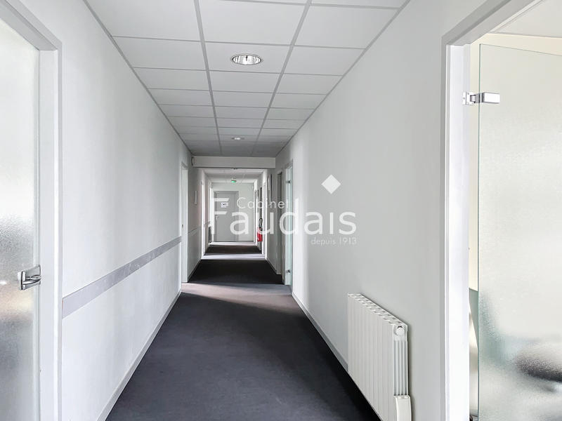 Bureau - 570 m²
