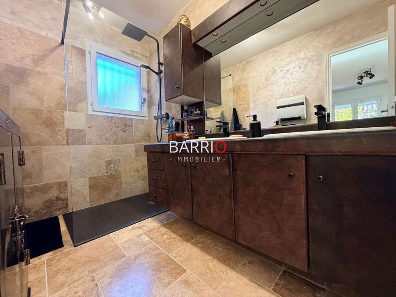 Villa - 100 m² - 3 pièces