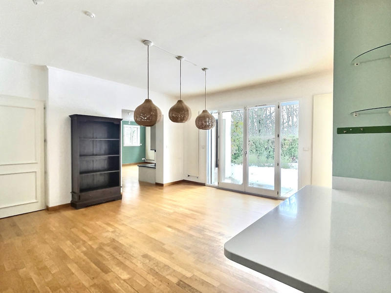 Maison - 203 m² - 7 pièces