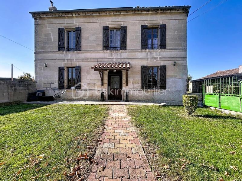 Maison - 165 m² - 6 pièces