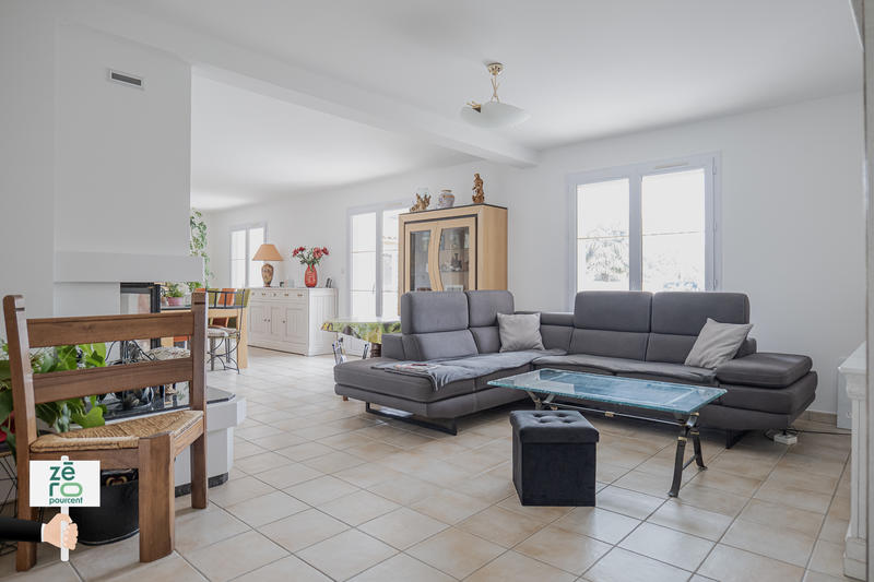 Maison - 233 m² - 7 pièces