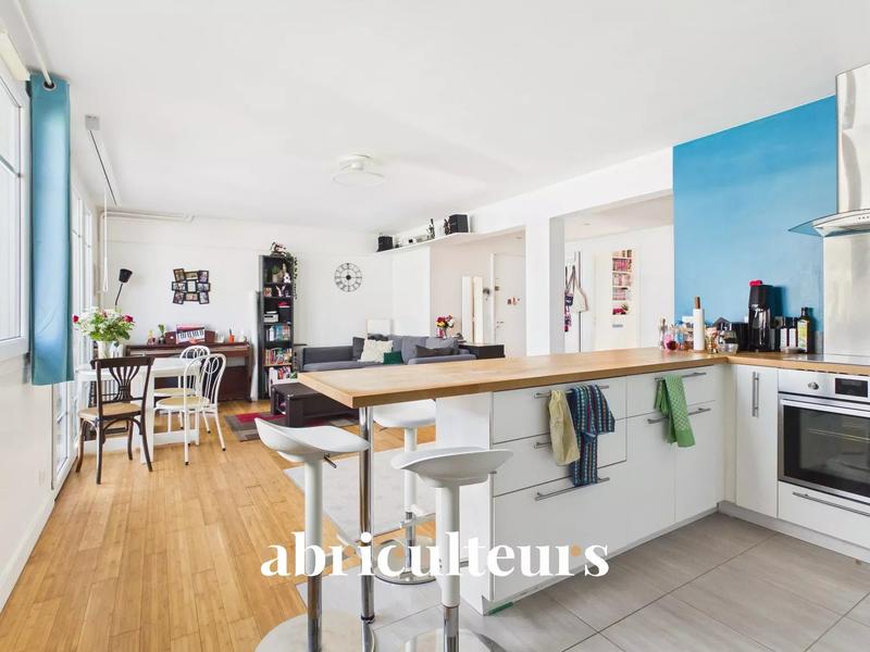 Appartement - 90 m² - 4 pièces