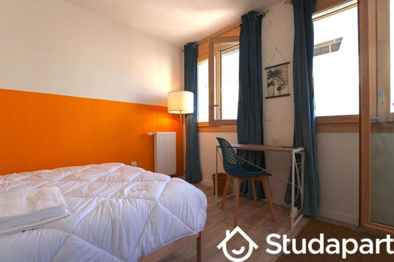 Chambre - 13 m² - 1 pièce