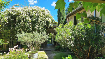 Maison - 681 m² - 21 pièces