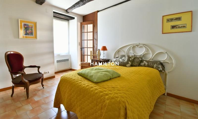 Propriété - 223 m² - 8 pièces