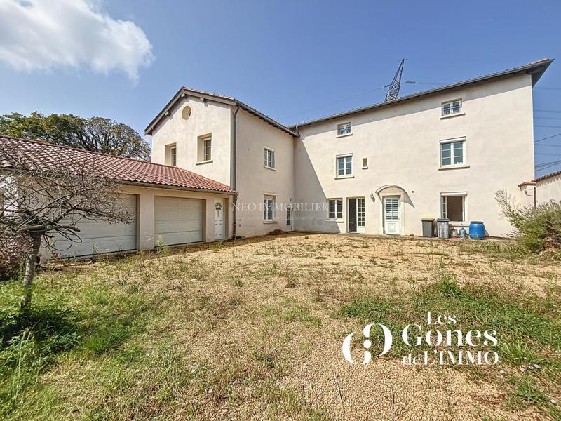 Maison ancienne - 385 m² - 10 pièces