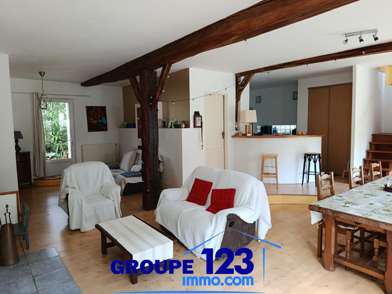 Maison - 203 m² - 5 pièces