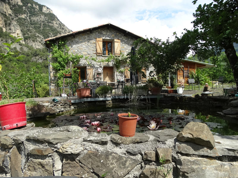 Maison - 110 m² - 4 pièces