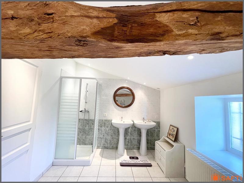 Maison - 294 m² - 9 pièces