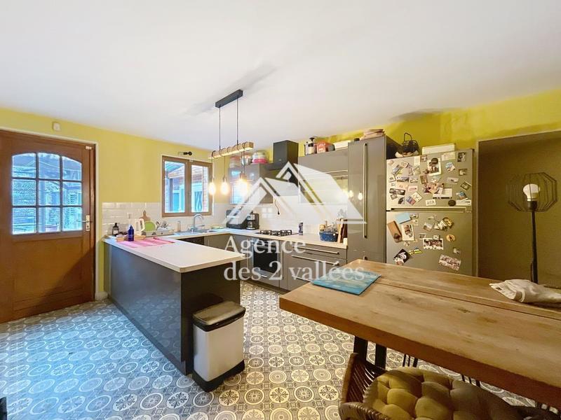 Propriété - 245 m² - 5 pièces