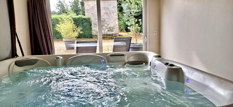 Maison - 285 m² - 9 pièces