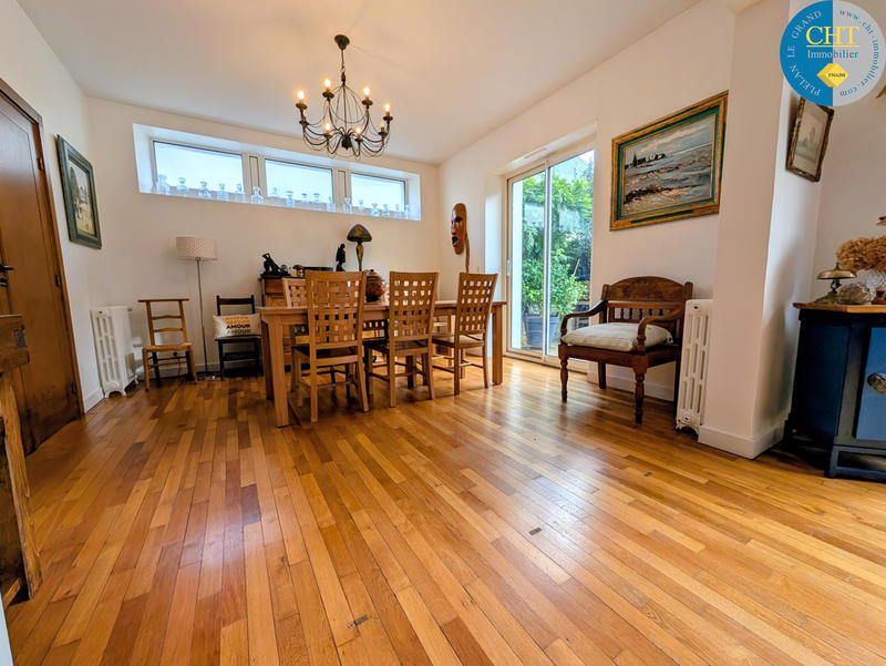 Maison - 179 m² - 7 pièces