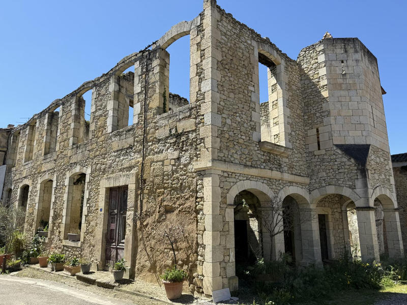 Maison de village - 200 m² - 2 pièces