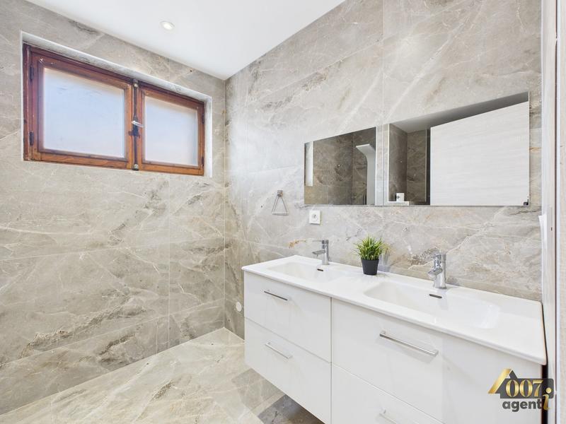 Maison - 158 m² - 6 pièces