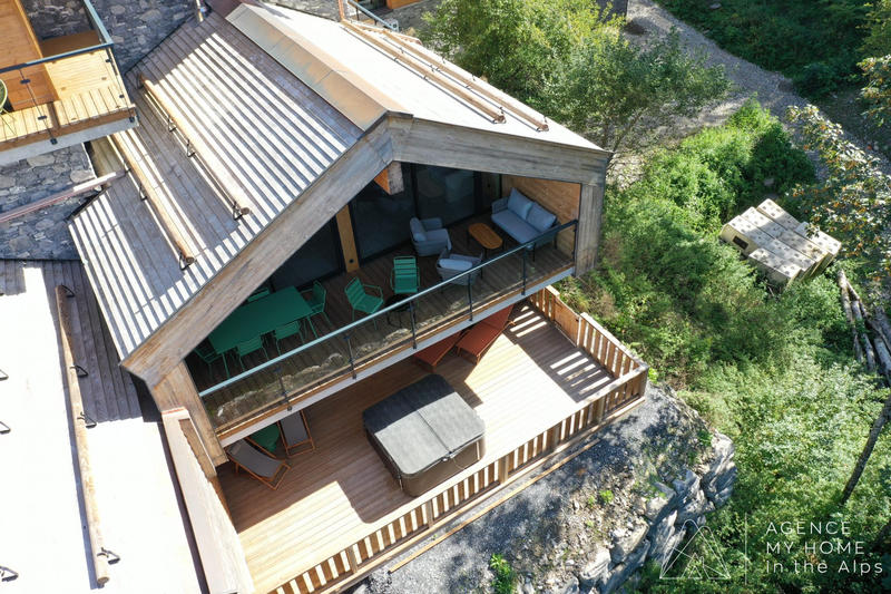 Maison - 180 m² - 5 pièces