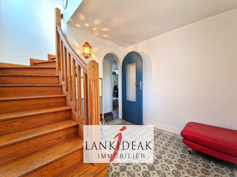 Maison - 121 m² - 7 pièces