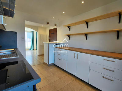 Appartement - 76 m² - 4 pièces