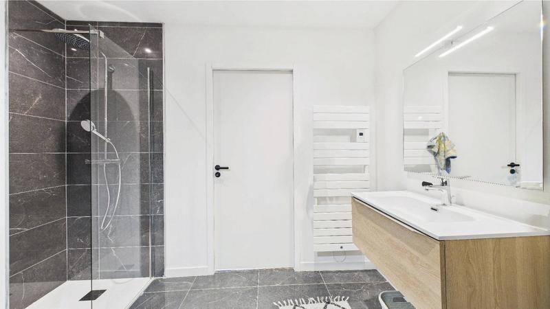 Maison de ville - 235 m² - 7 pièces