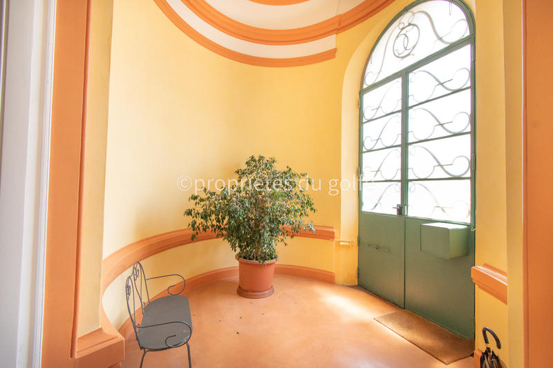 Maison - 244 m² - 6 pièces