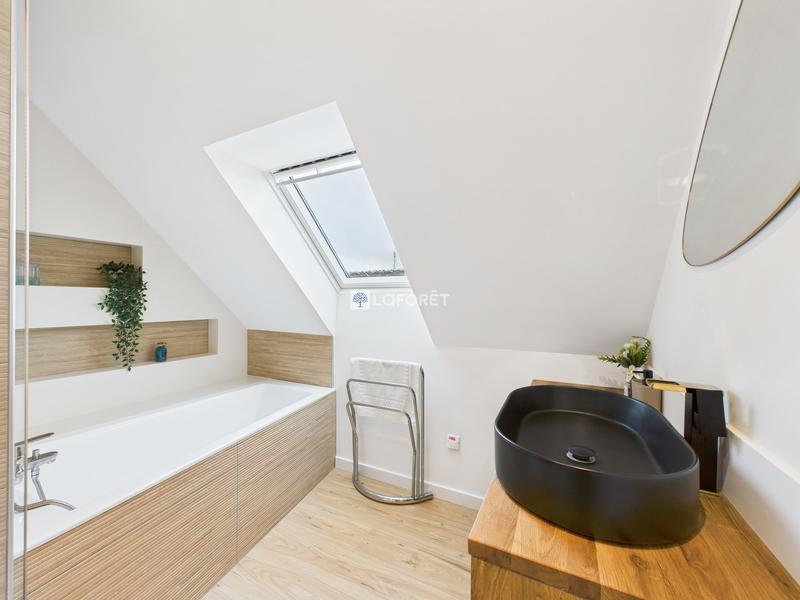 Appartement - 80 m² - 6 pièces