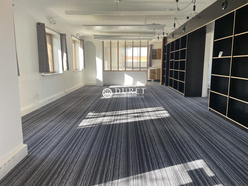 Bureau - 230 m²