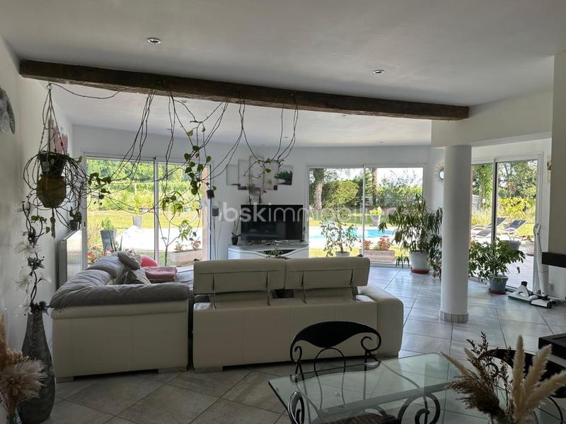 Maison - 187 m² - 6 pièces