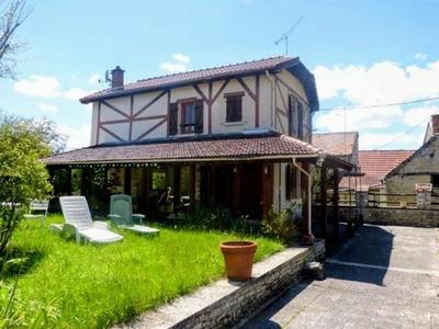 Maison traditionnelle - 88 m² - 4 pièces