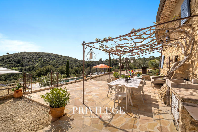 Bastide - 400 m² - 16 pièces