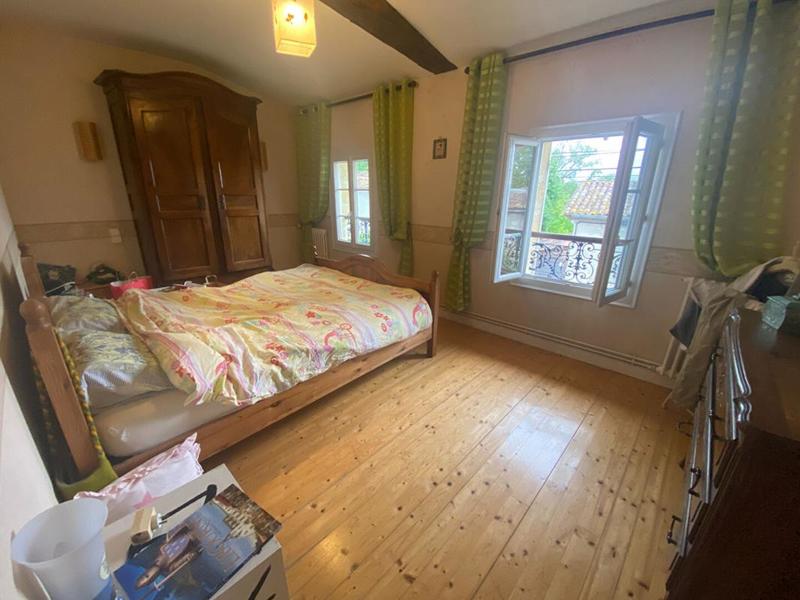 Maison - 250 m² - 7 pièces