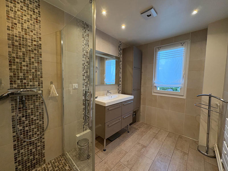 Maison - 136 m² - 8 pièces