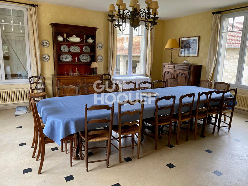 Maison - 350 m² - 15 pièces