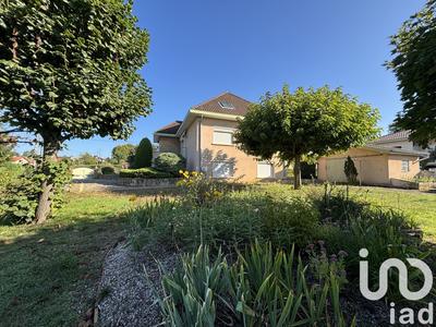 Maison - 200 m² - 7 pièces