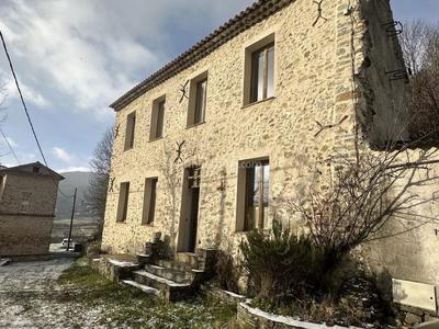 Maison - 120 m² - 3 pièces