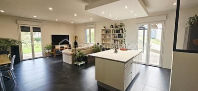 Maison - 95 m² - 4 pièces