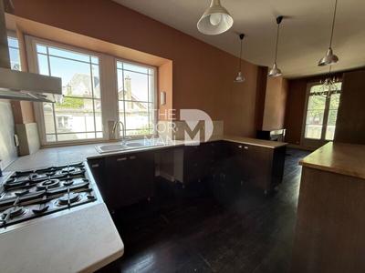 Appartement - 196 m² - 7 pièces