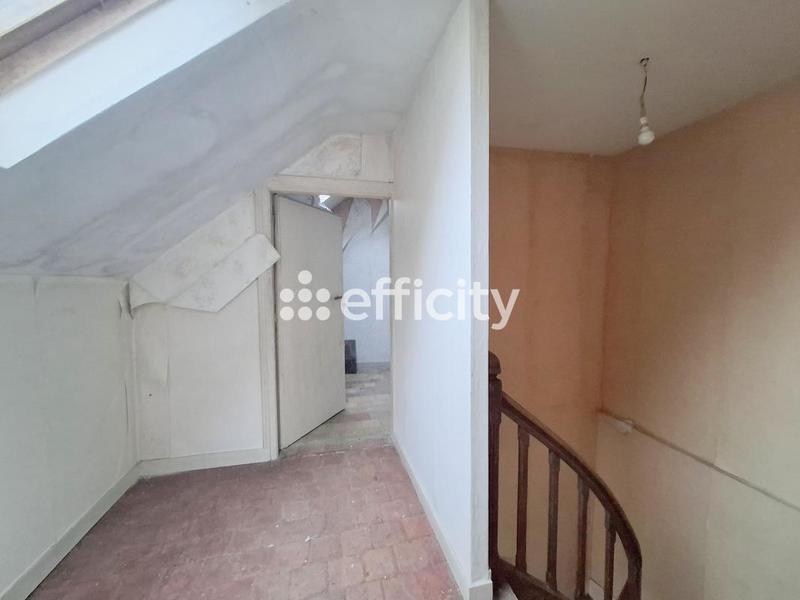 Maison - 153 m² - 9 pièces