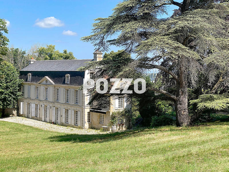 Maison - 340 m² - 11 pièces